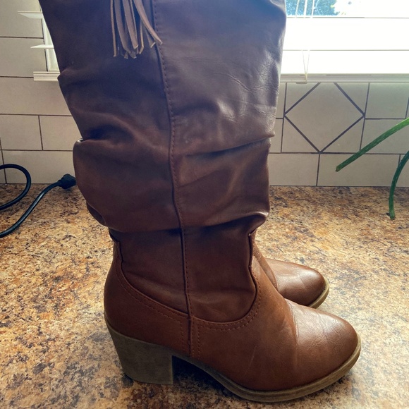 Call It Spring Heeled Leather Boots - Size 7 - Picture 1 of 7